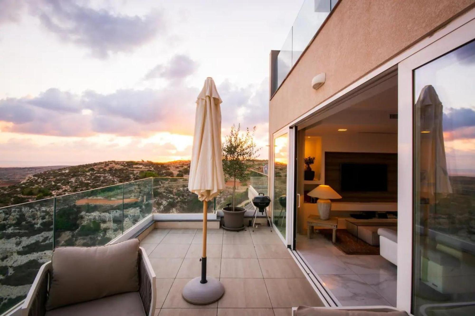 Private Terrace-sea Views Amd Valley Views-sleep 6 By Quicktrips Mellieħa